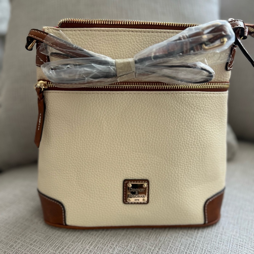 💥DOONEY & BOURKE Faux Pebble Grain Crossbody